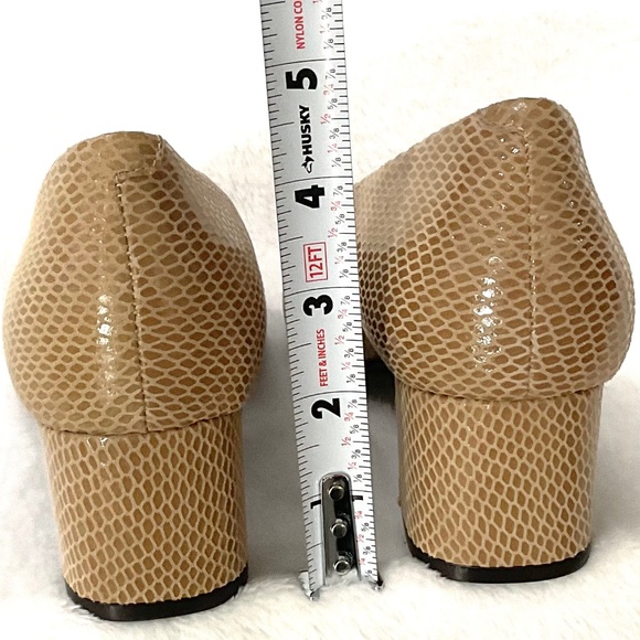 Nude Low Heel Almond Toe Snake Skin Loafer Pumps Tan  Slip On Dressy Shoe Sz 7 - Picture 12 of 14